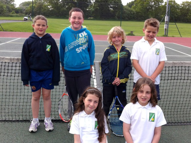 Back - L/R: Lily, George, Lockie, Daniel. Front - L/R: Thalia, Mia  